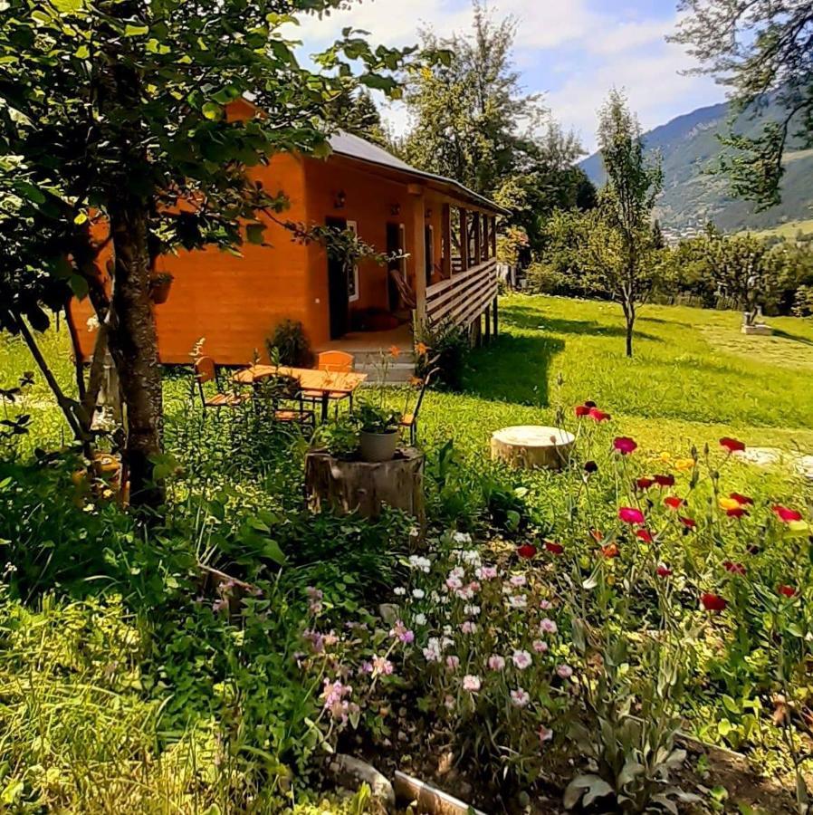 Cottage Shgedi メスティア エクステリア 写真