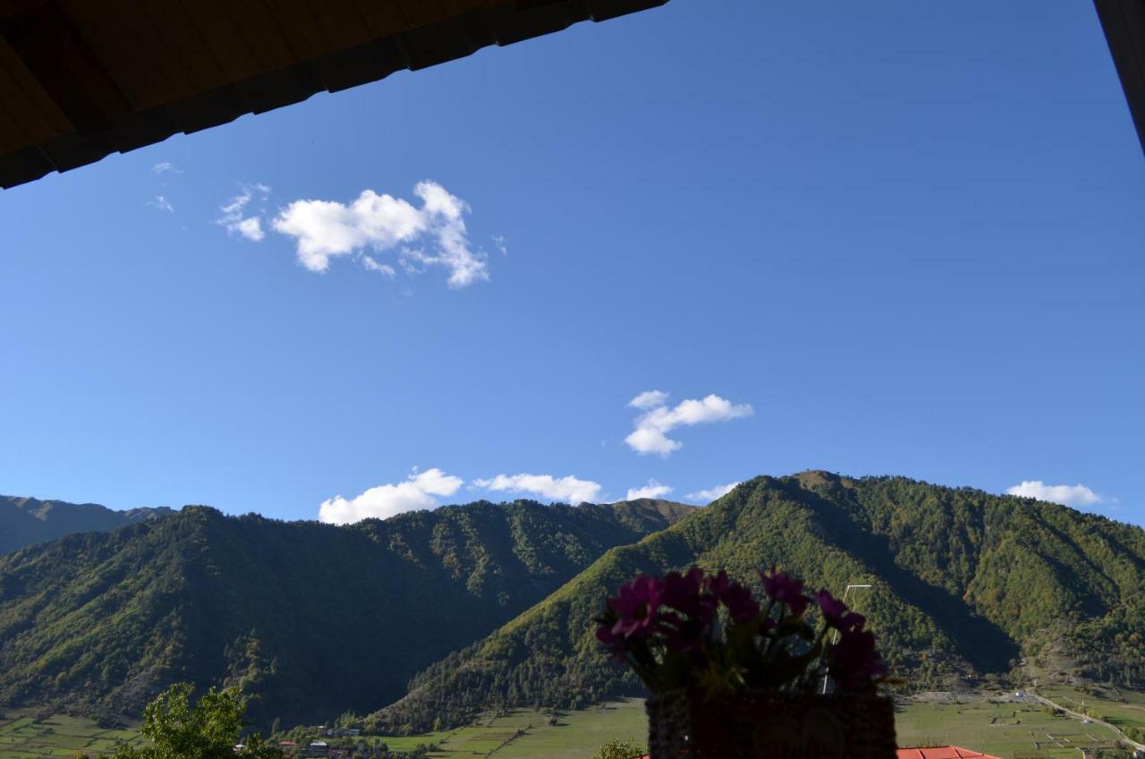 Cottage Shgedi メスティア エクステリア 写真