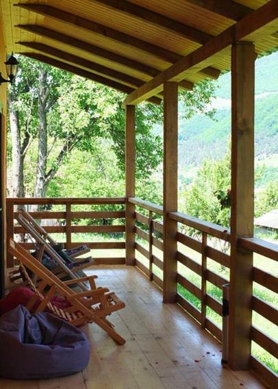 Cottage Shgedi メスティア エクステリア 写真