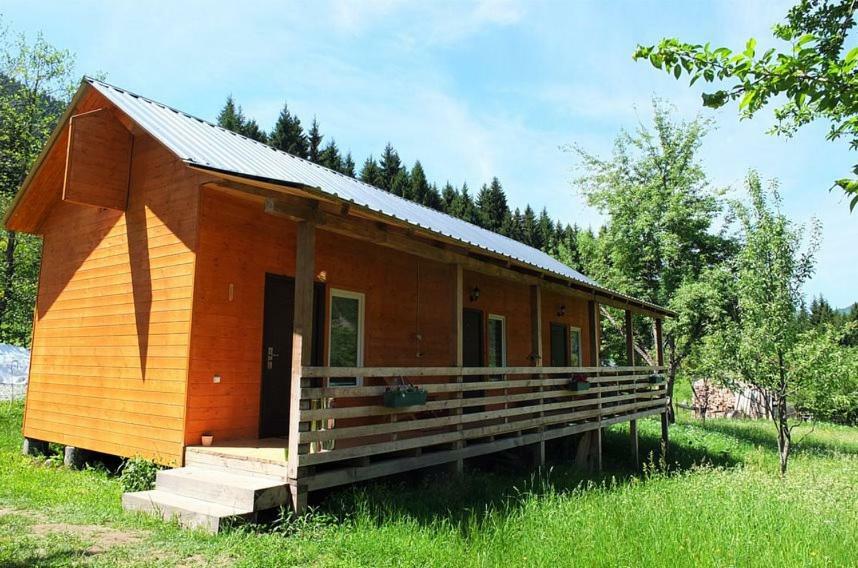 Cottage Shgedi メスティア エクステリア 写真