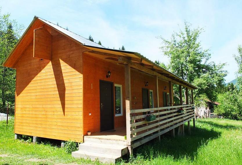 Cottage Shgedi メスティア エクステリア 写真