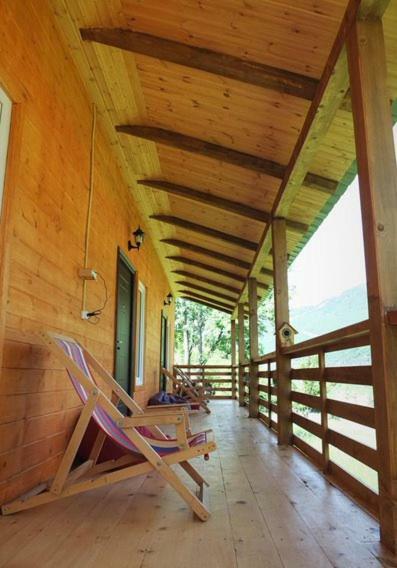 Cottage Shgedi メスティア エクステリア 写真